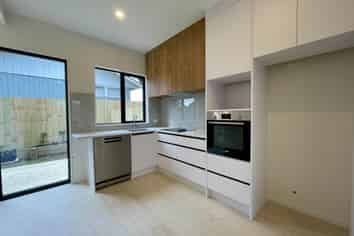 39C Beeston Crescent, Manurewa