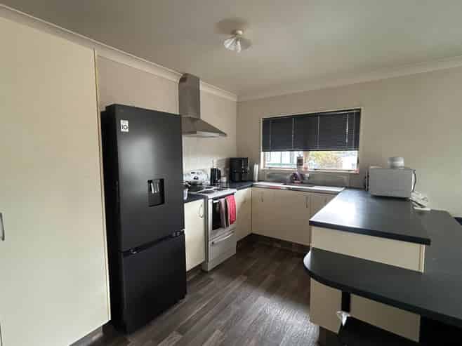 94 Jonathon Street, Brookfield