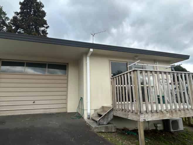 94 Jonathon Street, Brookfield