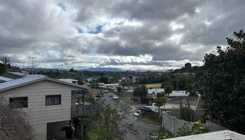 94 Jonathon Street, Brookfield