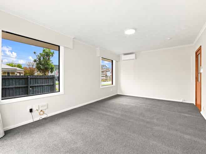 39 Hills Road, Edgeware