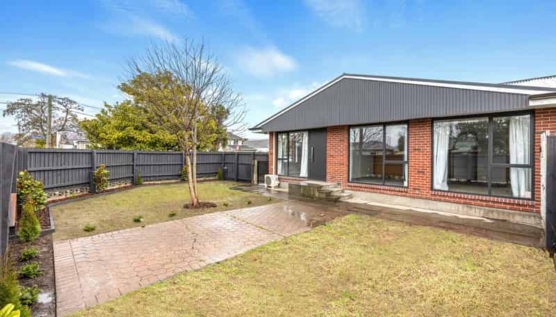 39 Hills Road, Edgeware