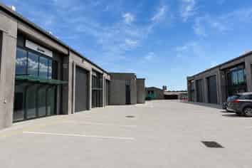Modern Papamoa commercial opportunity