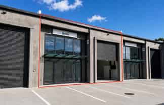 Modern Papamoa commercial opportunity