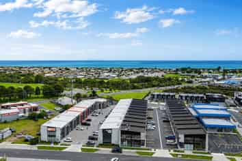 Modern Papamoa commercial opportunity