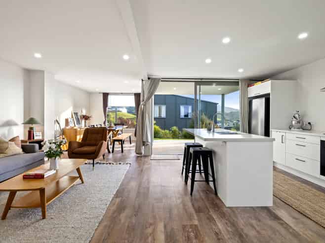 1/56 Rangitahi Road, Raglan