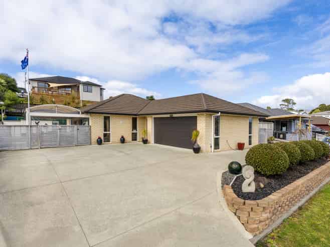 19 Hewson Drive, Snells Beach