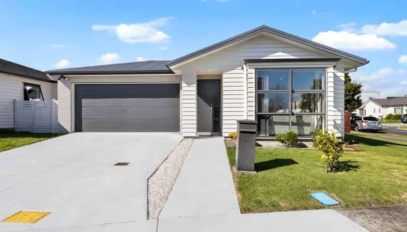 11 Soaring Bird Drive, Takanini