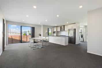 11 Soaring Bird Drive, Takanini