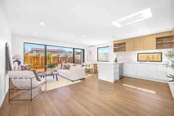 6/70 Isleworth Road, Bishopdale