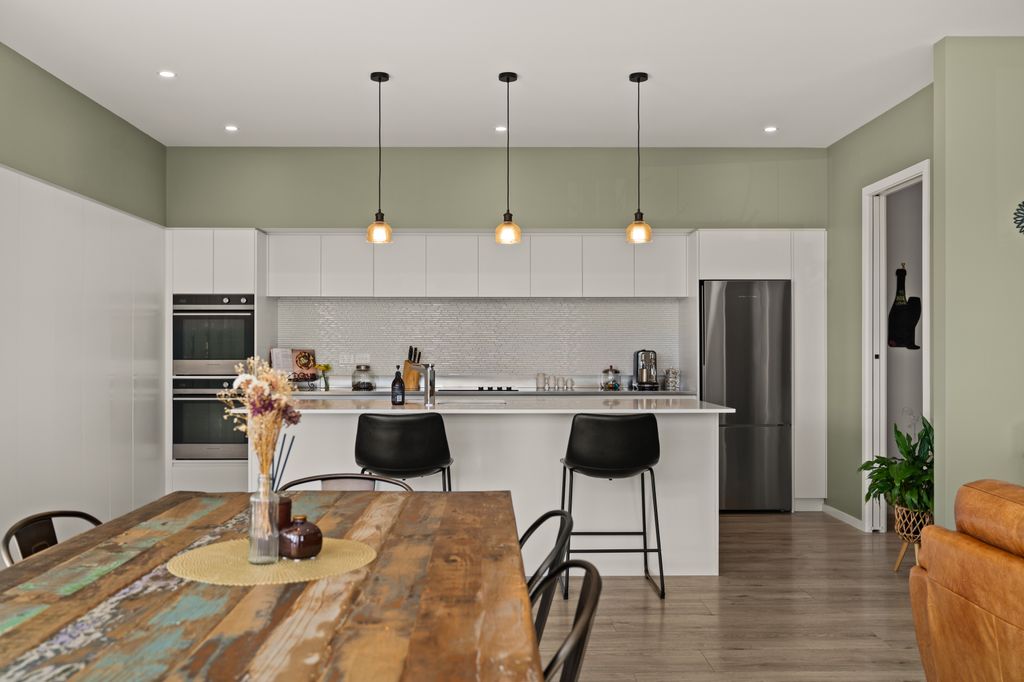 STYLE, SPACE & SOPHISTICATION! 5