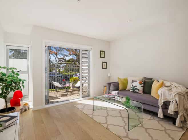 1/2 Western Springs Road, Kingsland