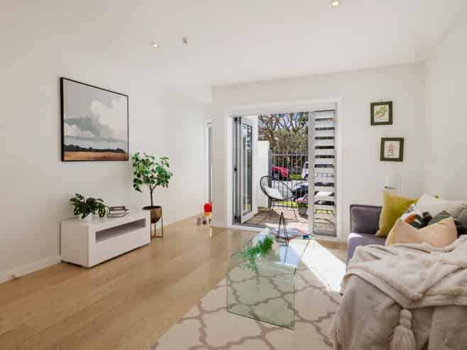 1/2 Western Springs Road, Kingsland