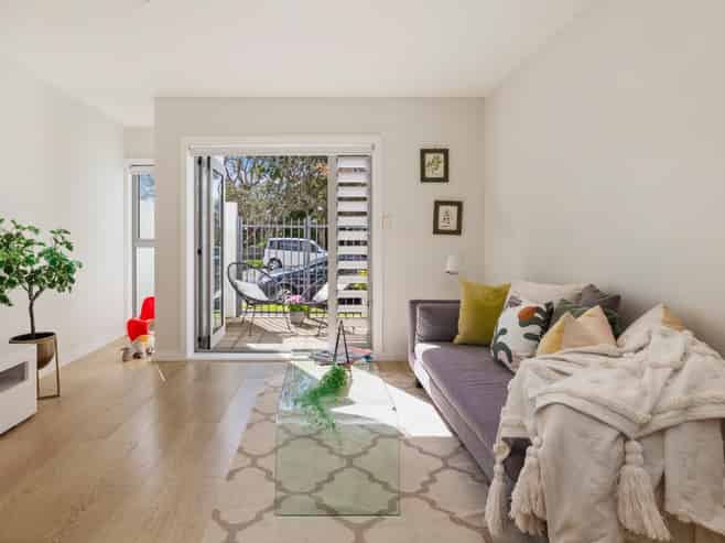 1/2 Western Springs Road, Kingsland