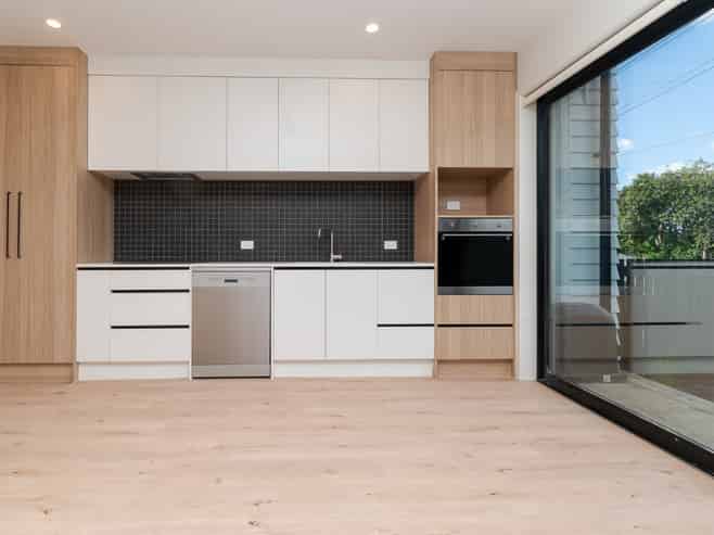 2/56 Salisbury Road, Birkdale
