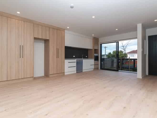 2/56 Salisbury Road, Birkdale