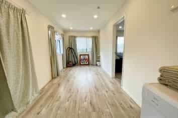 1/2 Silverstone Place, Henderson