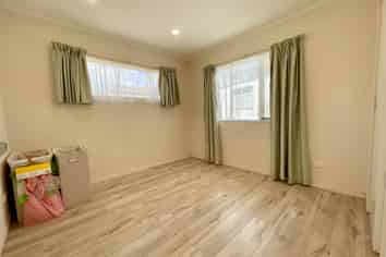 1/2 Silverstone Place, Henderson