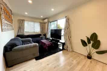 1/2 Silverstone Place, Henderson