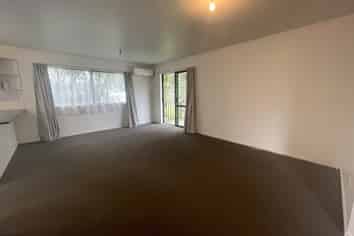 22A Newland Grove, Henderson