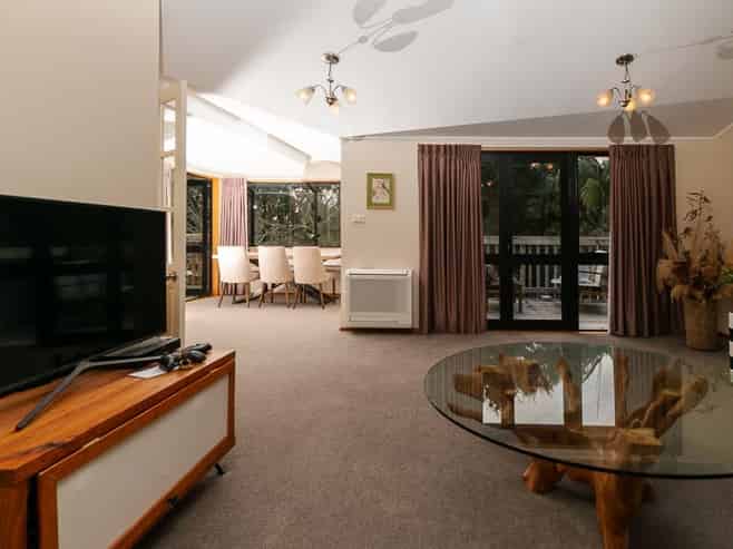 33A Island Bay Road, Beach Haven