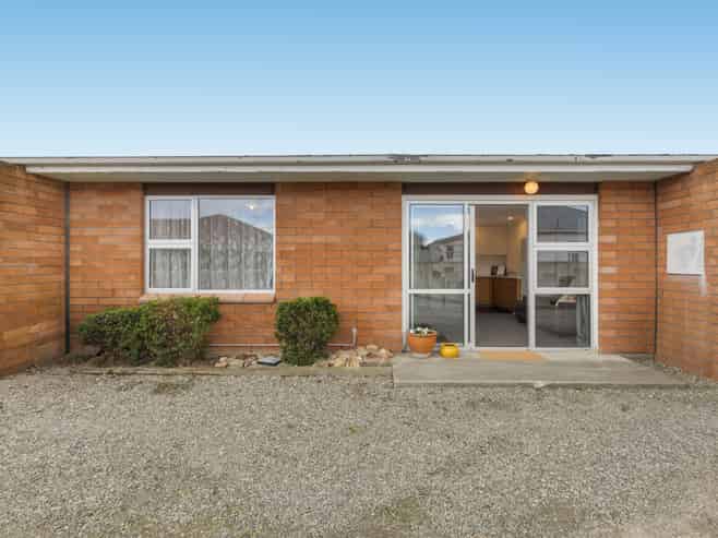 2/27a Bantry Street, Alexandra