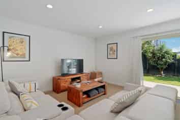 1 Koru Way, Wanaka