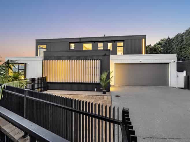 3A Eastcliffe Road, Castor Bay