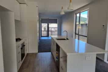 7 Tokitoki Way, Porirua