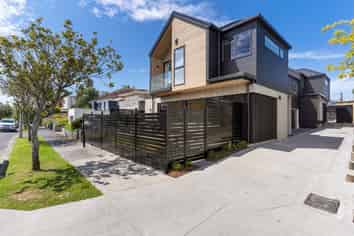11 Winsomere Crescent, Westmere