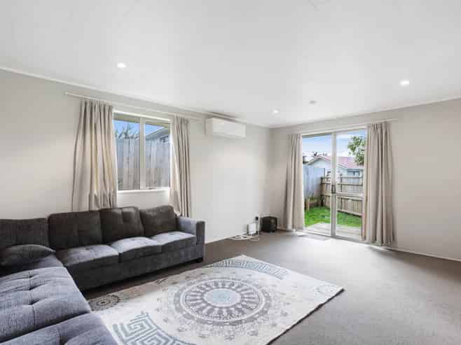 37 Holmes Drive, Massey