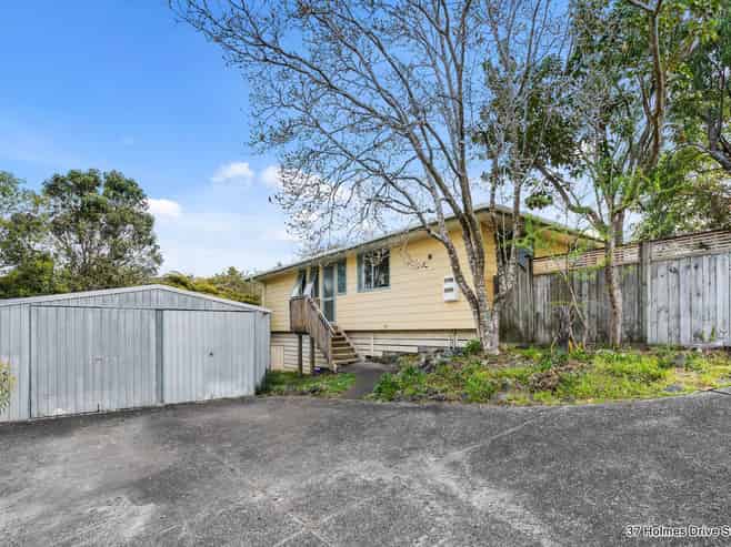 37 Holmes Drive South, Massey