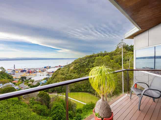 4B Seapoint Road, Bluff Hill