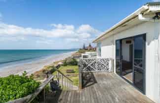 331 Pukehina Parade, Pukehina