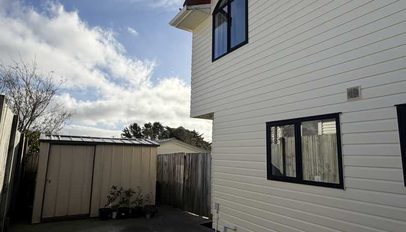 43B Horokiwi Road West, Newlands
