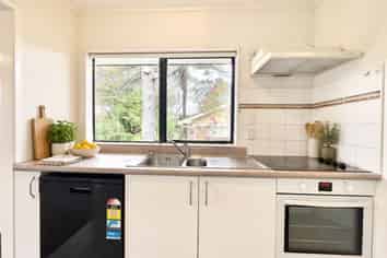 1/17 Orchid Pl, Te Atatu South