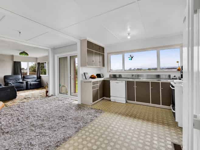 33 Whitcombe Road, Opunake