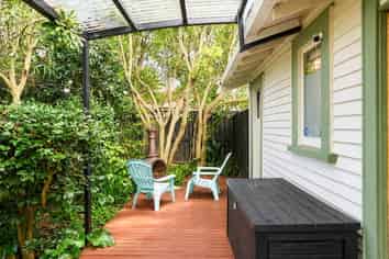 24 Myrtle Street, Hamilton East