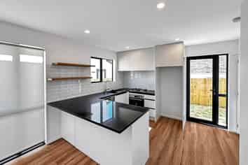 2A Sylvester Avenue, Mount Roskill