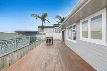 805 Whangaparaoa Road , Manly