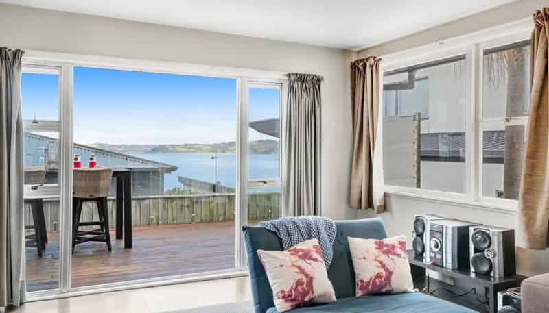 805 Whangaparaoa Road , Manly