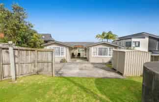 805 Whangaparaoa Road , Manly