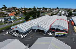 Clear-Span Warehouse in Prime Position