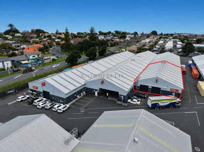 Clear-Span Warehouse in Prime Position