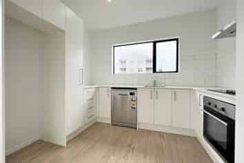 31 Elieen Newwey place, Henderson