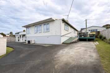 1/1 Lambrown drive, Totara Vale