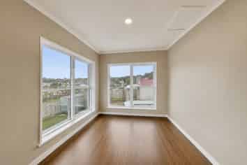 1/1 Lambrown drive, Totara Vale