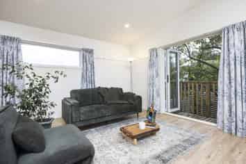 8 Aitken Place, Mornington