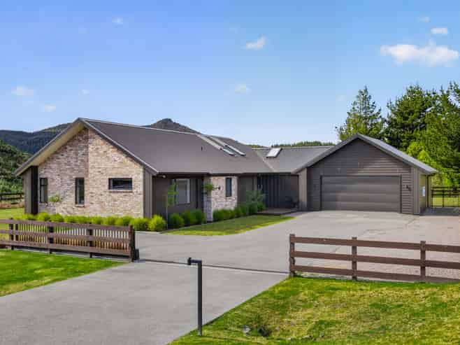 11 Lochridge Drive, Kinloch