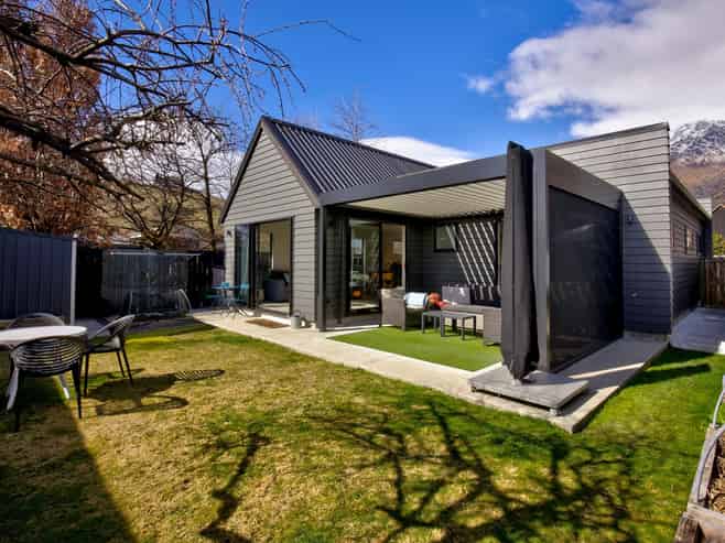 11 Red Cottage Drive, Lake Hayes Estate
